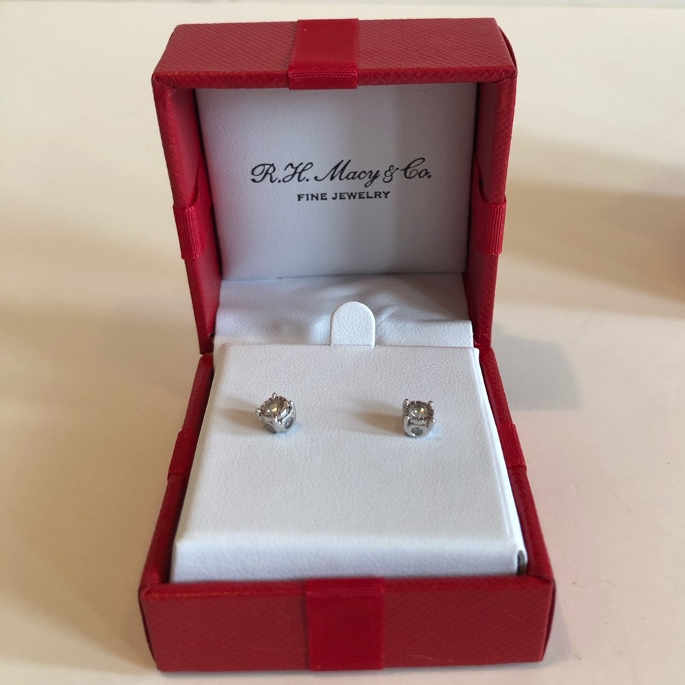 Diamond Stud Earrings (3/8 ct. t.w.) in 14k White